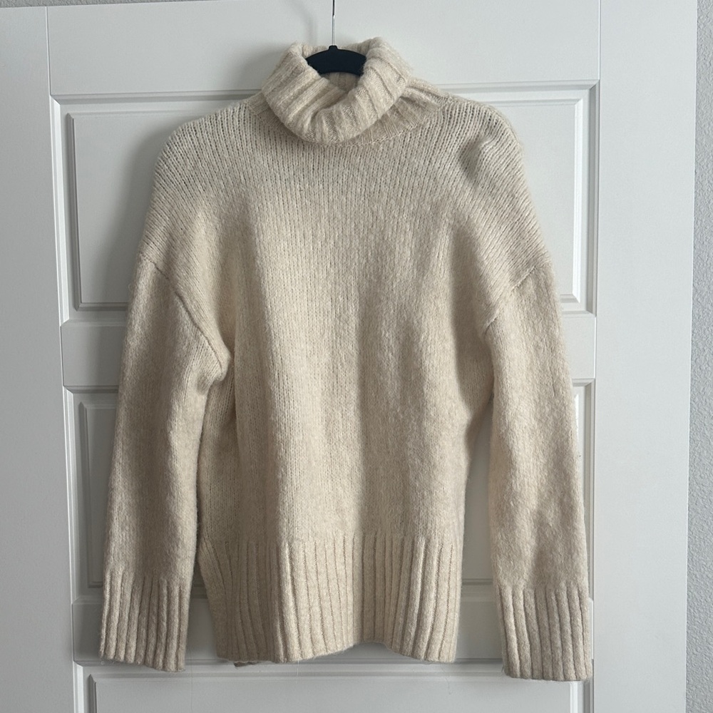 HM Oversized Sweater